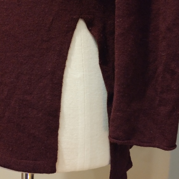 Babaton Linen/Wool V-Neck - Picture 2 of 5